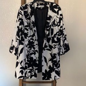 KASPER Black and White flower print coat